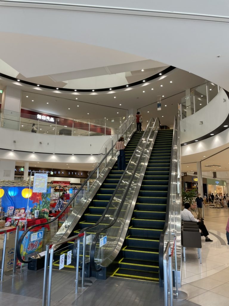イーアスつくば店内画像