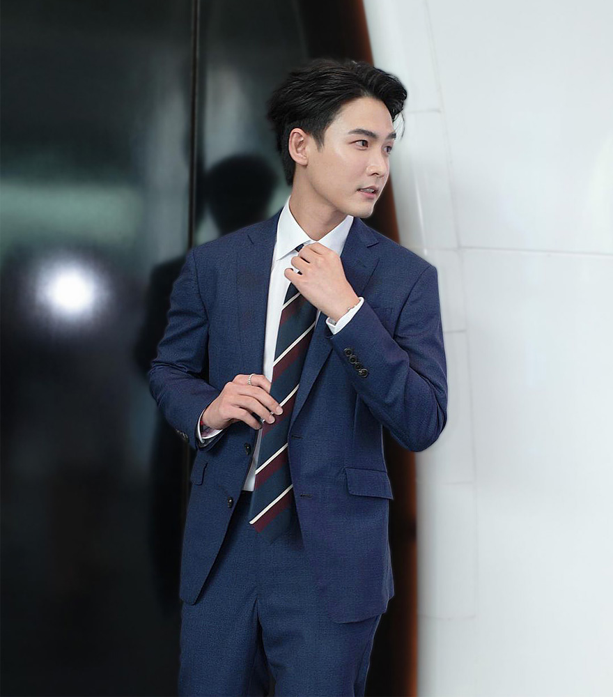 คุณพลัสเตอร์ ภัทร์นิธิ ศรันย์วัฒนกุล  นักแสดงชื่อดัง เดินพรมแดงในงาน ‘KonnecThai EVE’ 2023